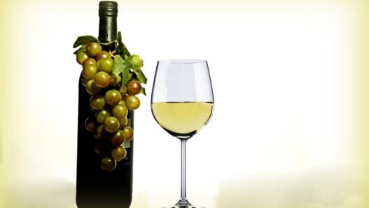 Svinando è un'enoteca online italiana dedicata ad aiutare gli amanti del vino a scoprire e acquistare vini, champagne, liquori e prodotti gourmet di alta qualità. Con una selezione accuratamente curata proveniente dall'Italia e da tutto il mondo, Svinando combina consigli di esperti, offerte esclusive e un'esperienza di acquisto semplice per portare bottiglie eccezionali direttamente a casa dei clienti. Che siate appassionati di vino occasionali o collezionisti esperti, Svinando offre un'ampia gamma di opzioni adatte a ogni occasione.