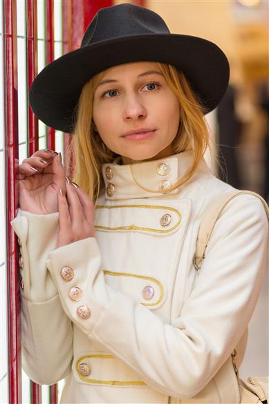 In der Welt der Luxusmode sticht GIGLIO.COM als führende Online-Adresse für alle hervor, die Designerkleidung, Accessoires und zeitlosen Stil suchen. Seit der Gründung 1996 hat sich die Plattform zu einem weltweit anerkannten Einzelhändler entwickelt, der kuratierte Luxusmode für Kunden in über 150 Ländern anbietet.